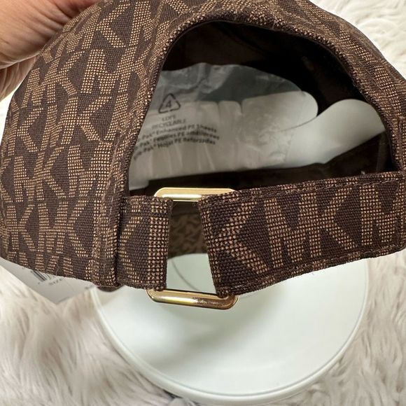 MICHAEL KORS SIGNATURE LOGO BASEBALL CAP New - Picture 4 of 7